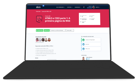 Notebook com o curso de HTML e CSS da alura aberto